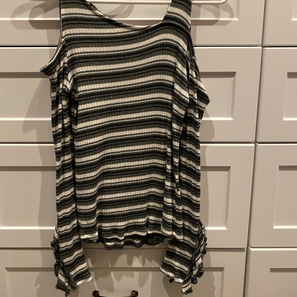 Striped lightweight sweater, super cute details!